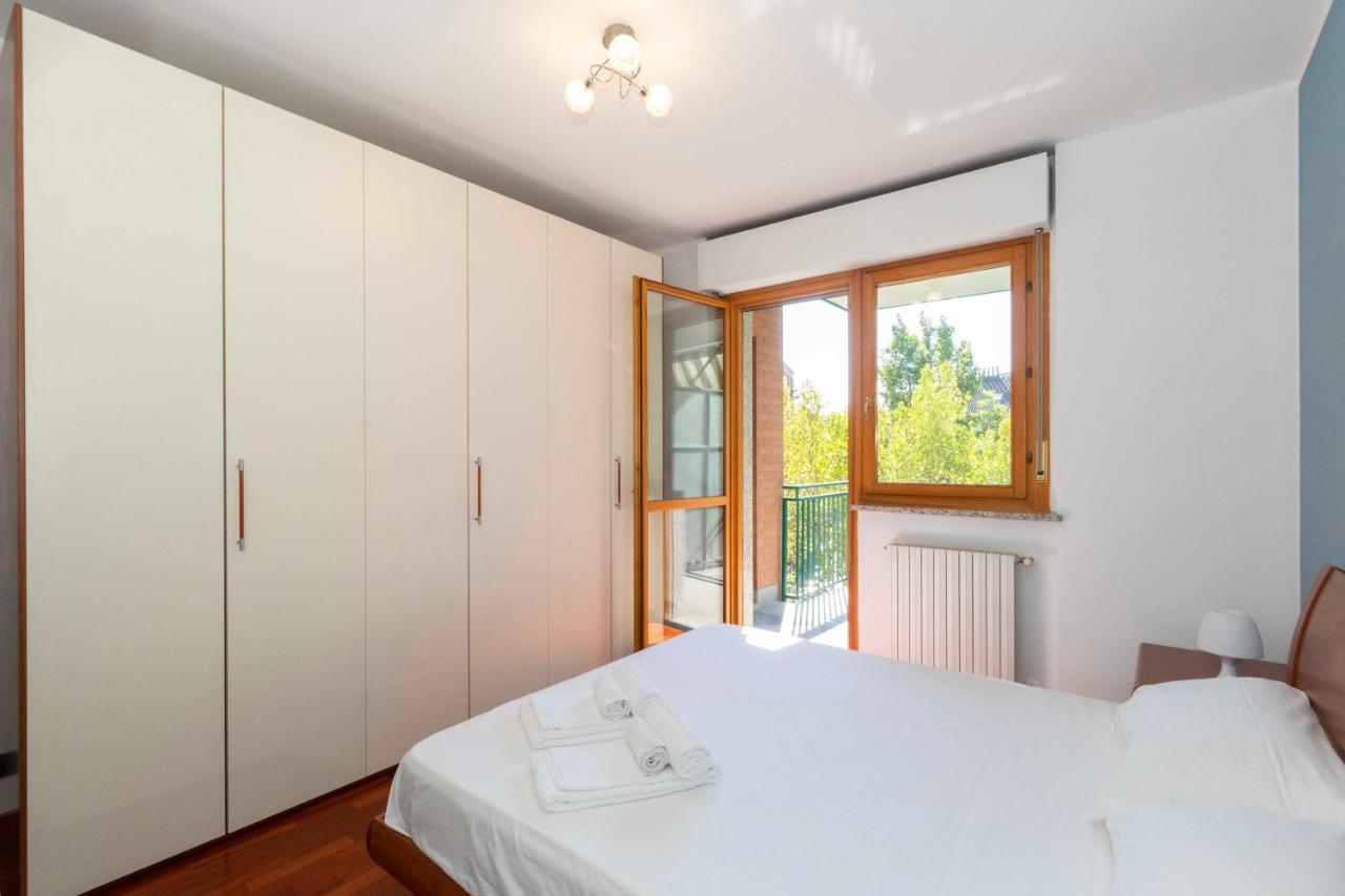 Apartament Cozy&Spacious Apt 2 Min Walk From The Tram Stop! Turyn Zewnętrze zdjęcie
