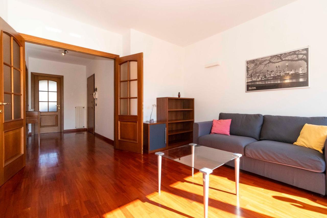 Apartament Cozy&Spacious Apt 2 Min Walk From The Tram Stop! Turyn Zewnętrze zdjęcie