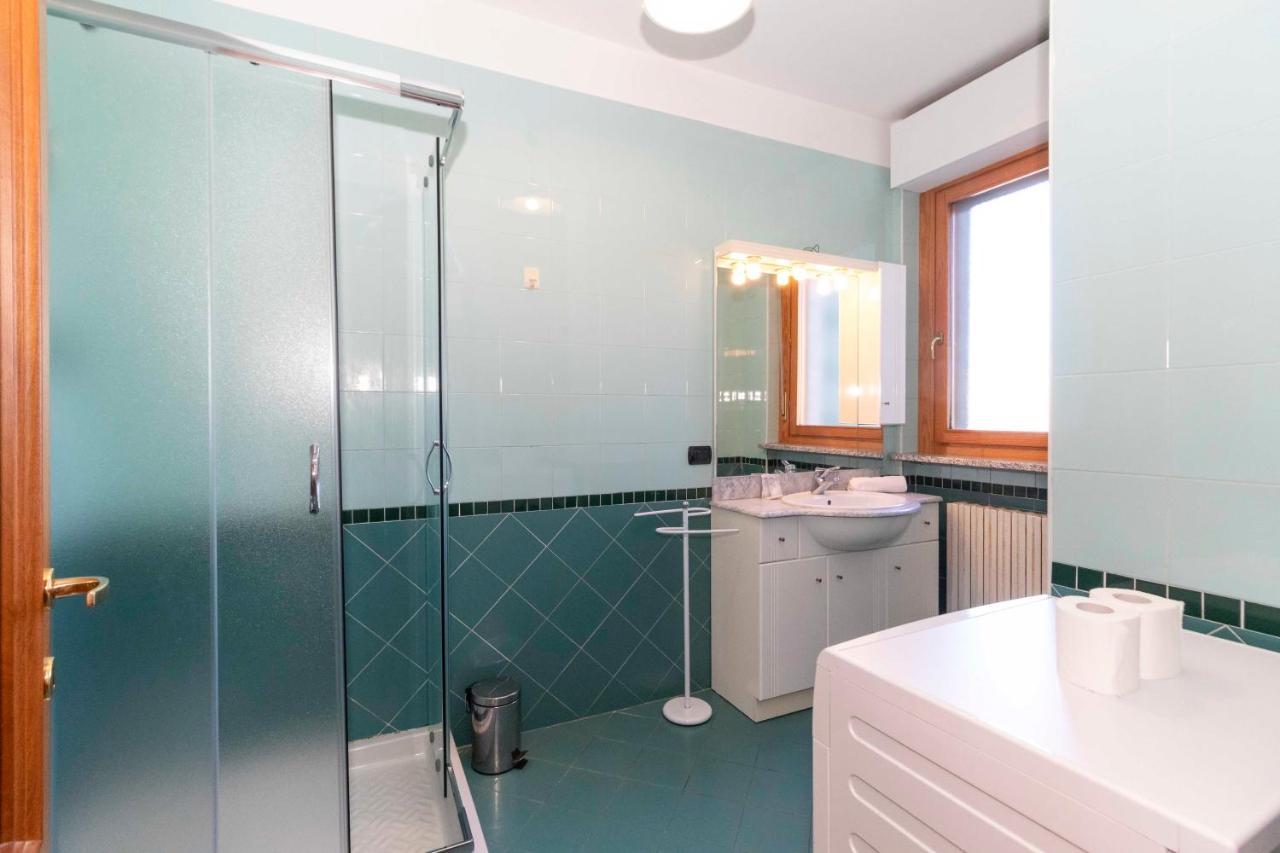 Apartament Cozy&Spacious Apt 2 Min Walk From The Tram Stop! Turyn Zewnętrze zdjęcie