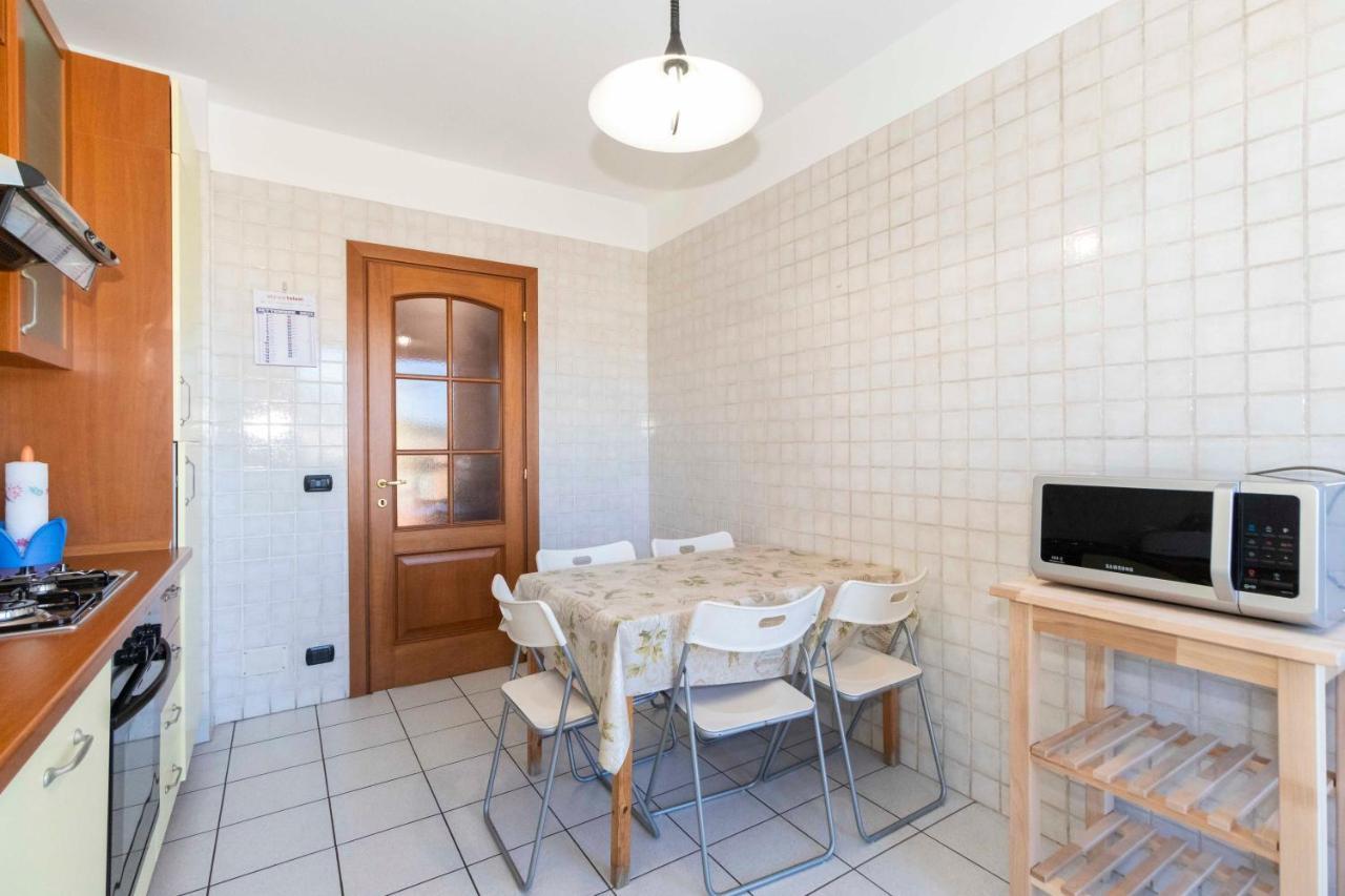 Apartament Cozy&Spacious Apt 2 Min Walk From The Tram Stop! Turyn Zewnętrze zdjęcie