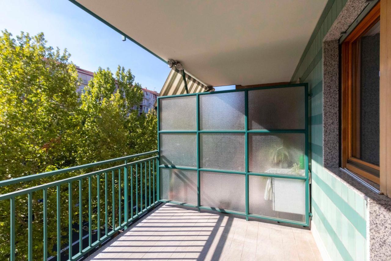 Apartament Cozy&Spacious Apt 2 Min Walk From The Tram Stop! Turyn Zewnętrze zdjęcie
