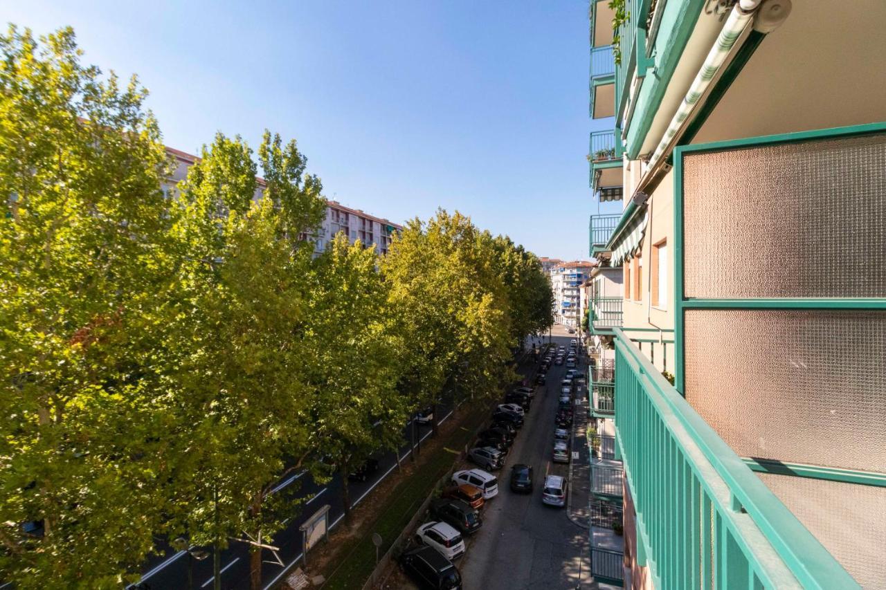 Apartament Cozy&Spacious Apt 2 Min Walk From The Tram Stop! Turyn Zewnętrze zdjęcie
